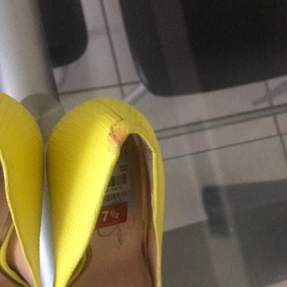 Shoes - Picture 5 of 6